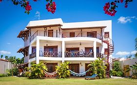 Hotel e Pousada Cumbuco Guesthouse